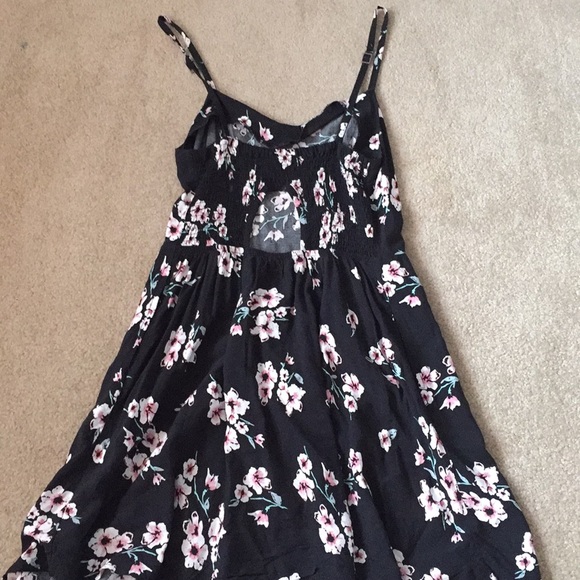 Dress - Picture 3 of 4